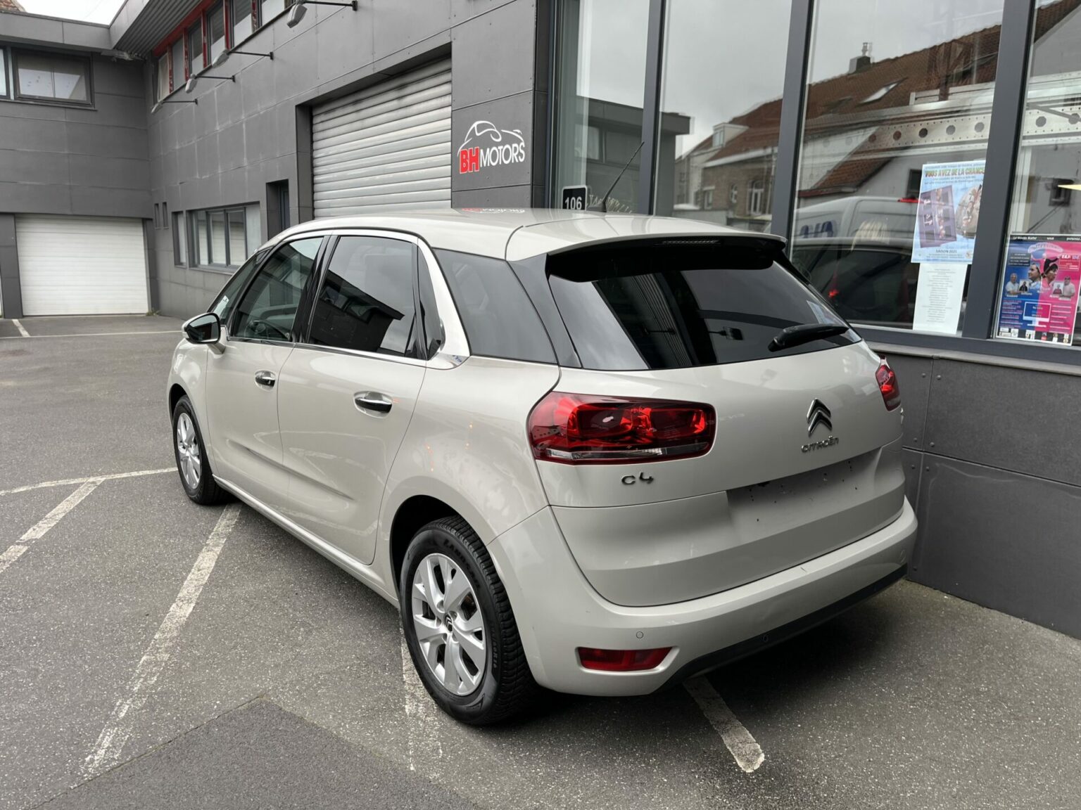 Véhicule occasion BH Motors