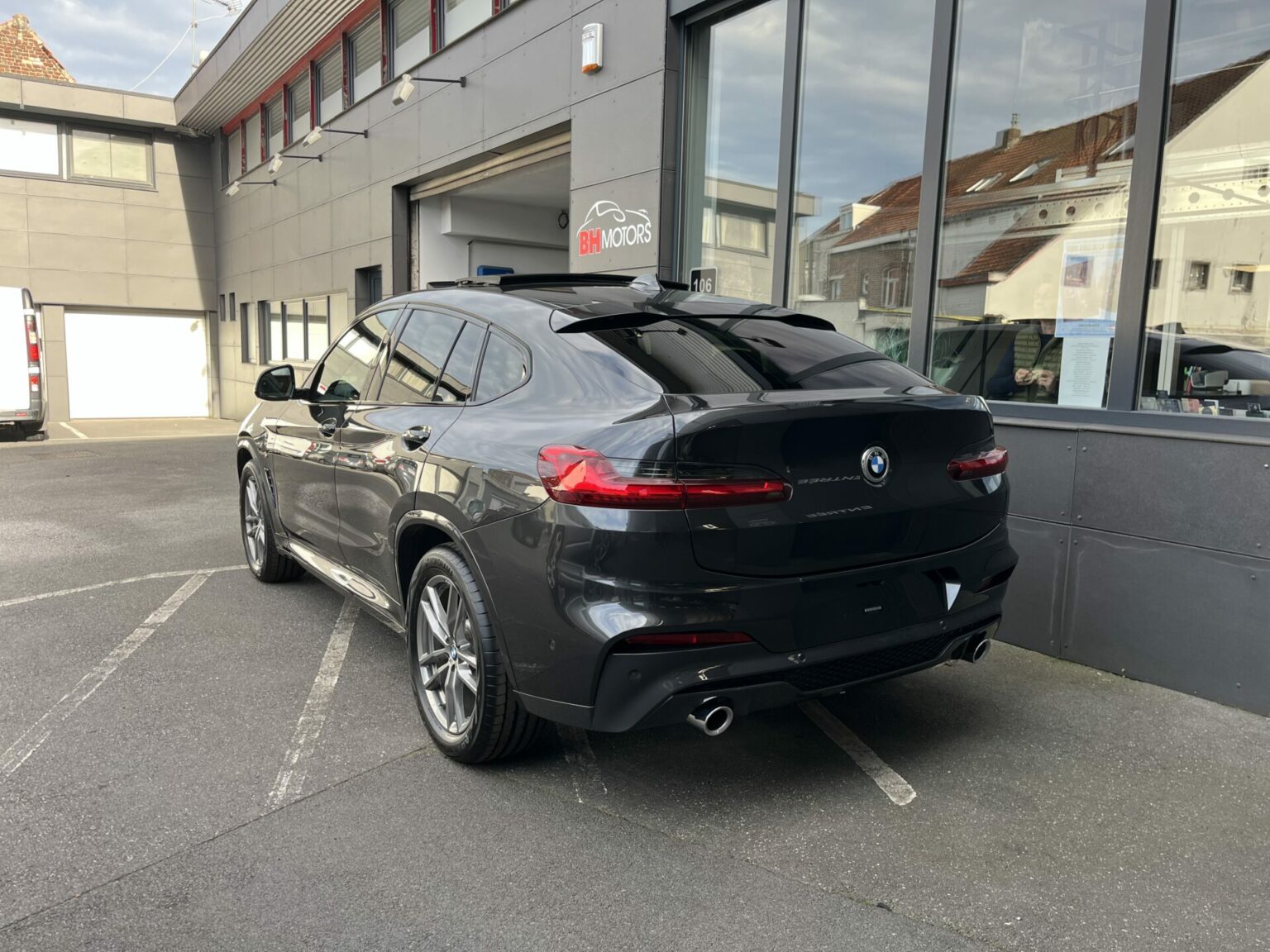 Véhicule occasion BH Motors