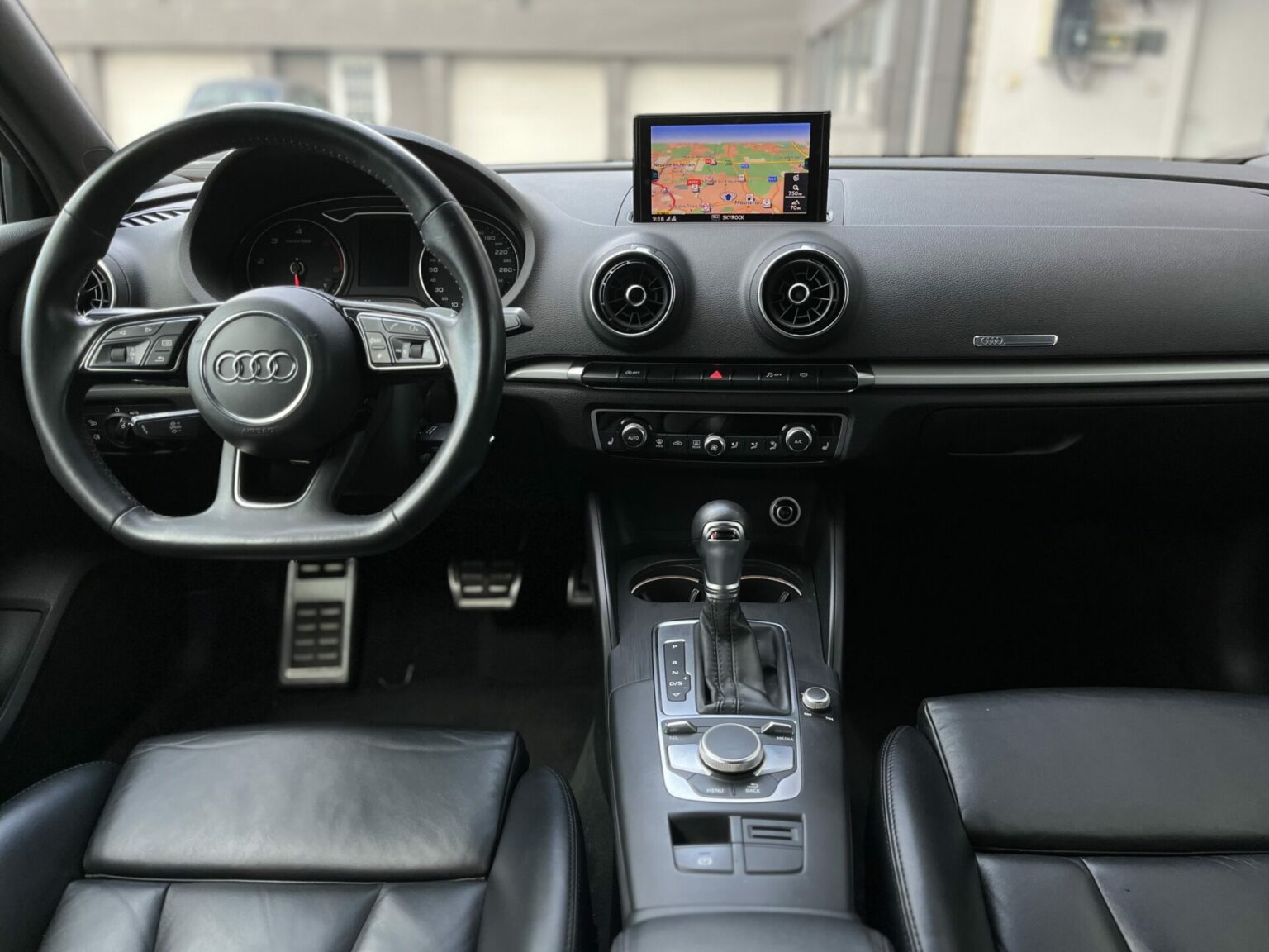 Véhicule occasion BH Motors