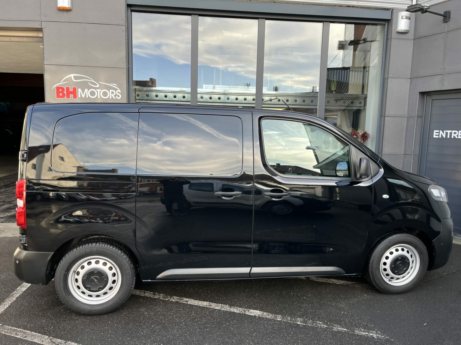 Véhicule occasion BH Motors