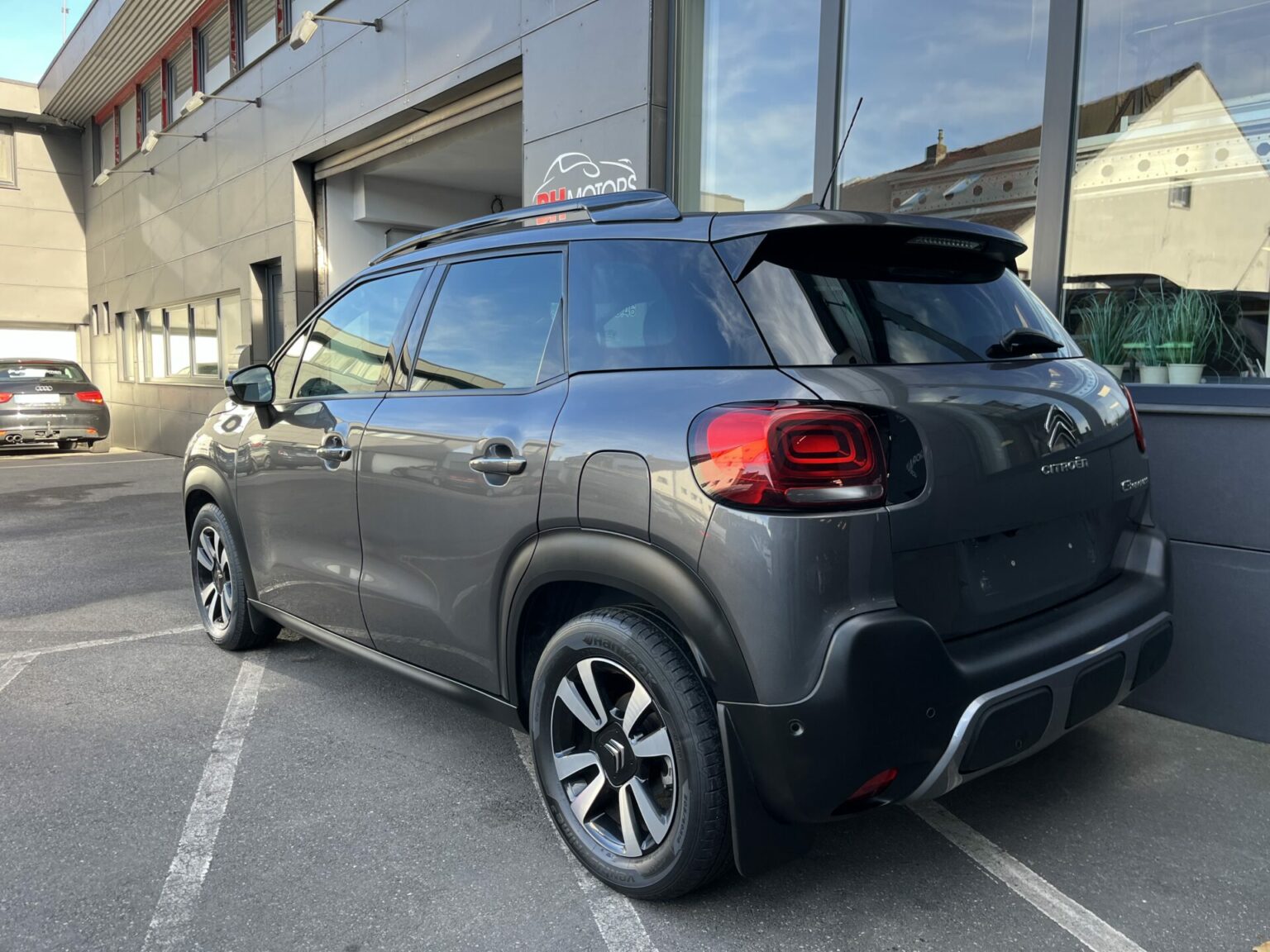 Véhicule occasion BH Motors