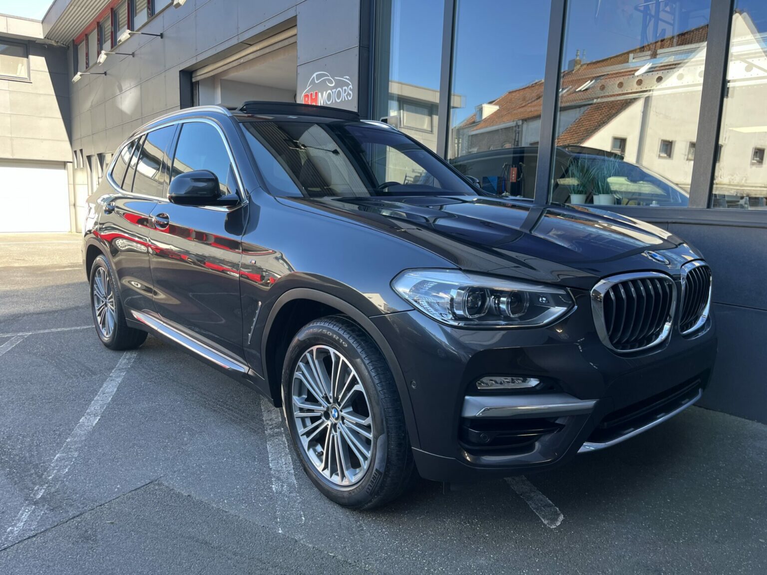 Véhicule occasion BH Motors