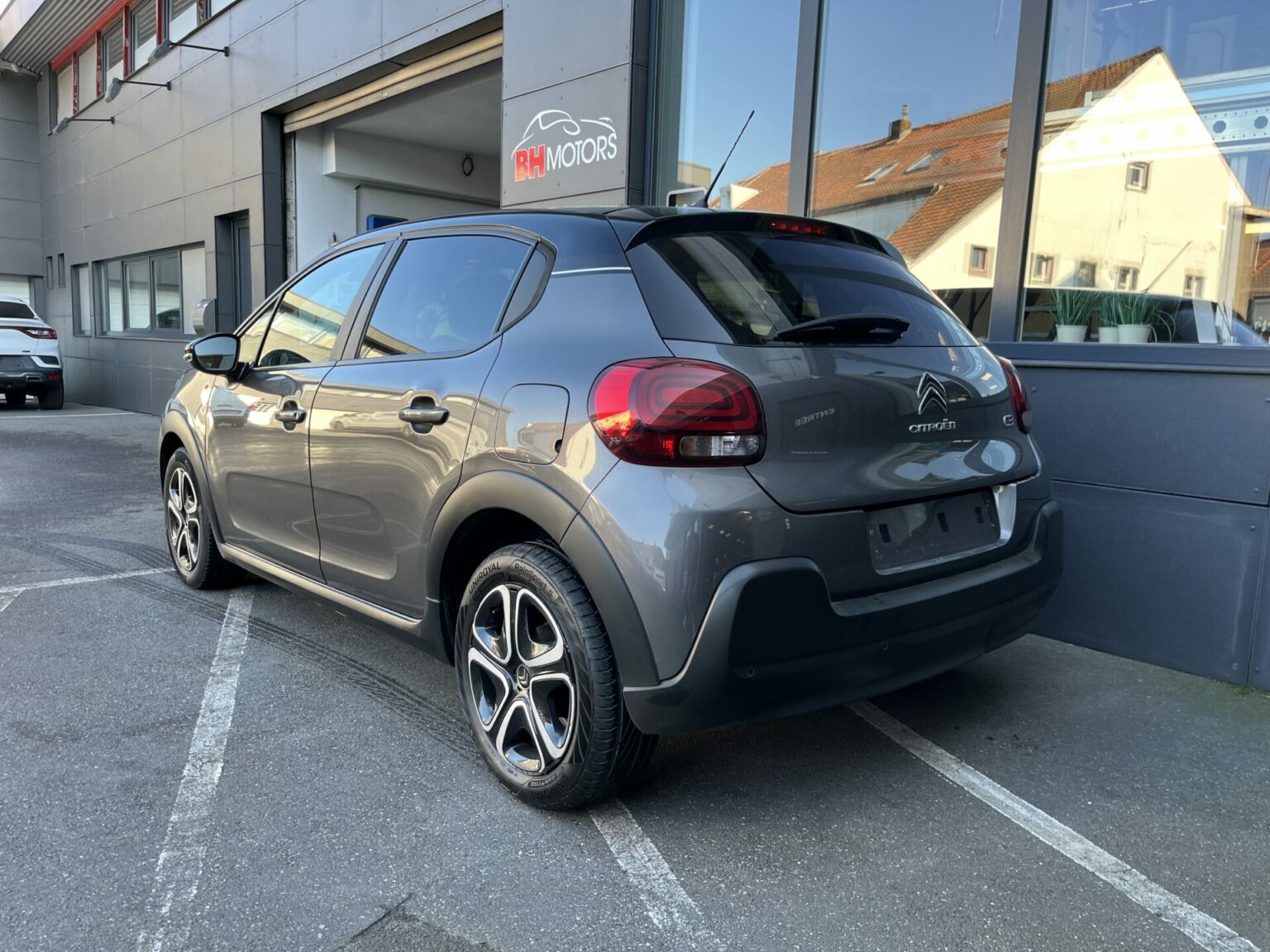 Véhicule occasion BH Motors