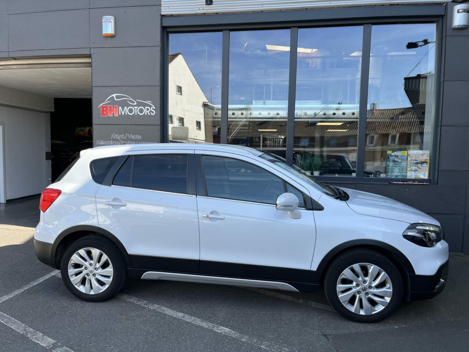 Véhicule occasion BH Motors