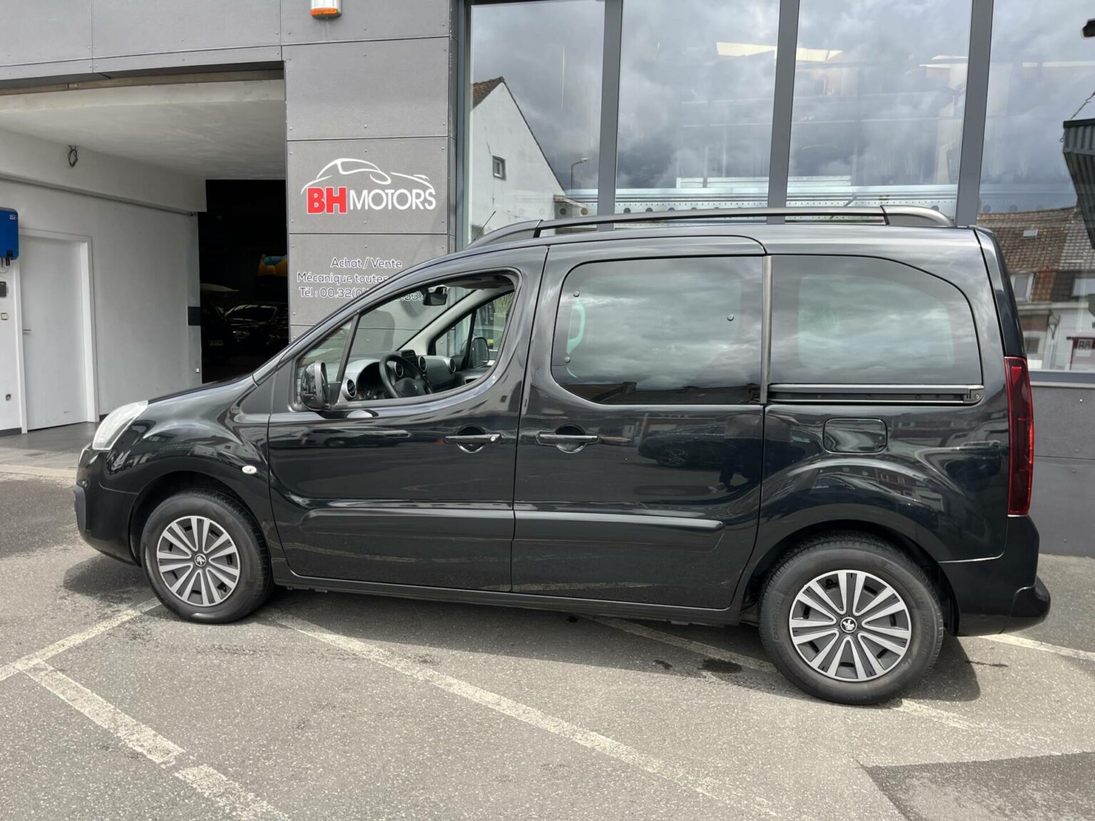 Véhicule occasion BH Motors