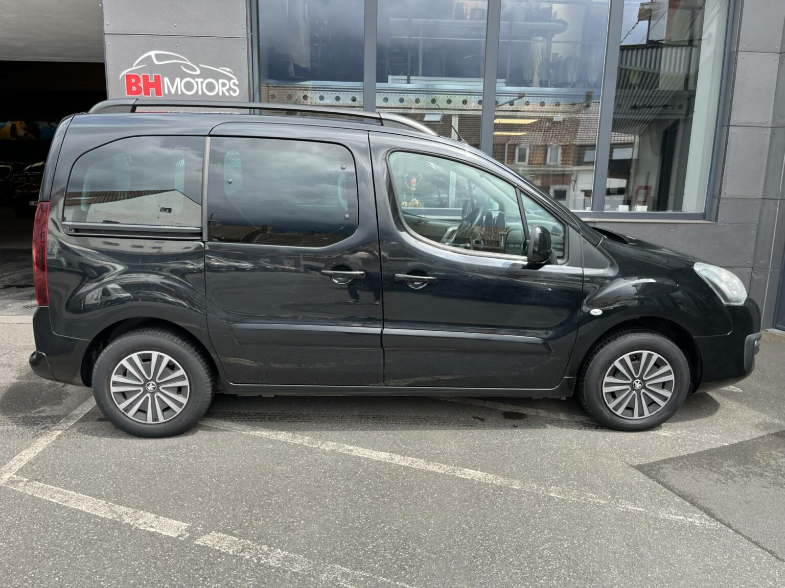 Véhicule occasion BH Motors