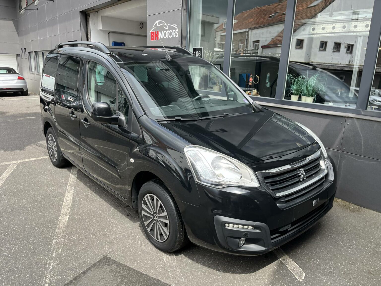 Véhicule occasion BH Motors