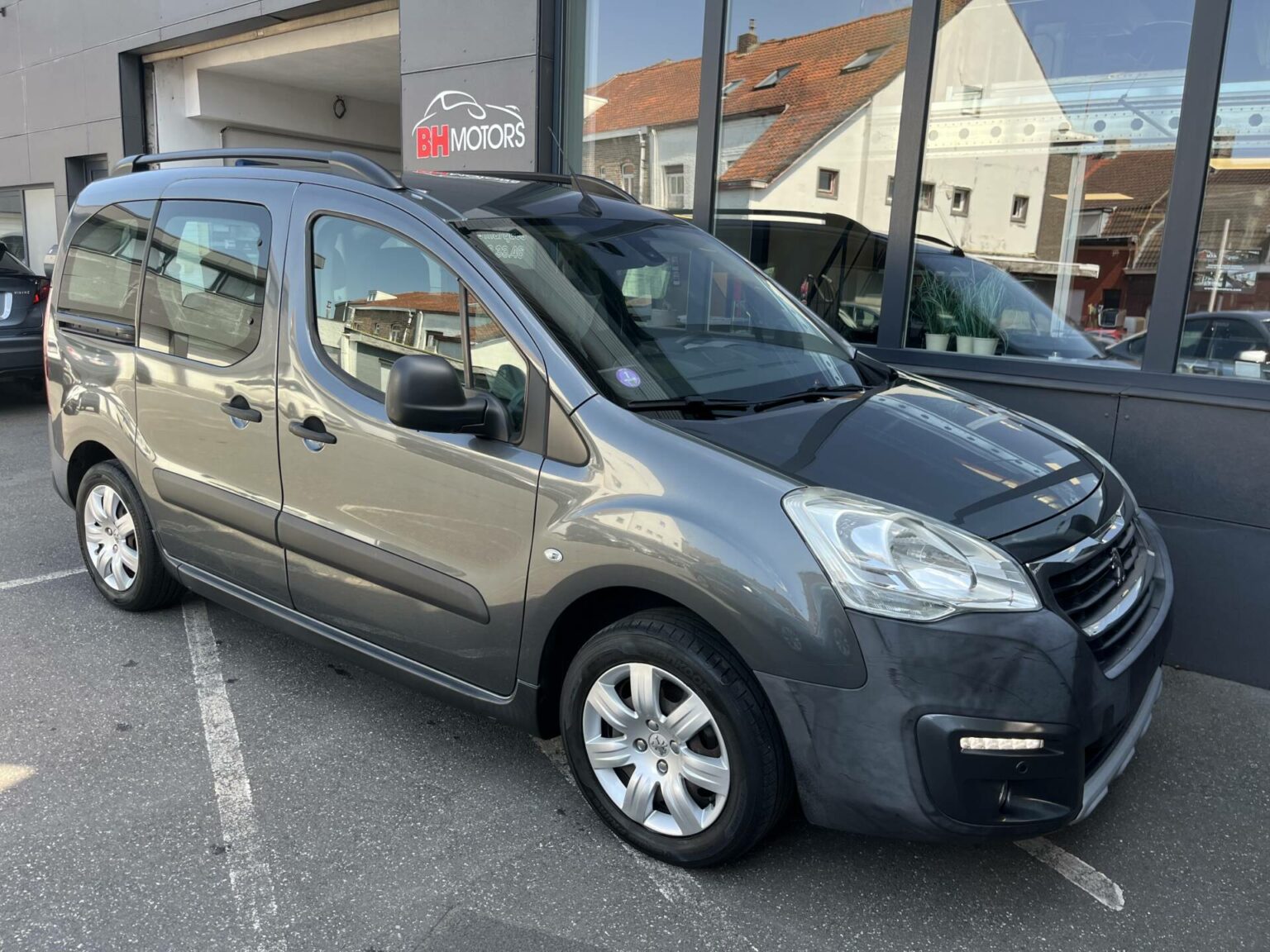 Véhicule occasion BH Motors