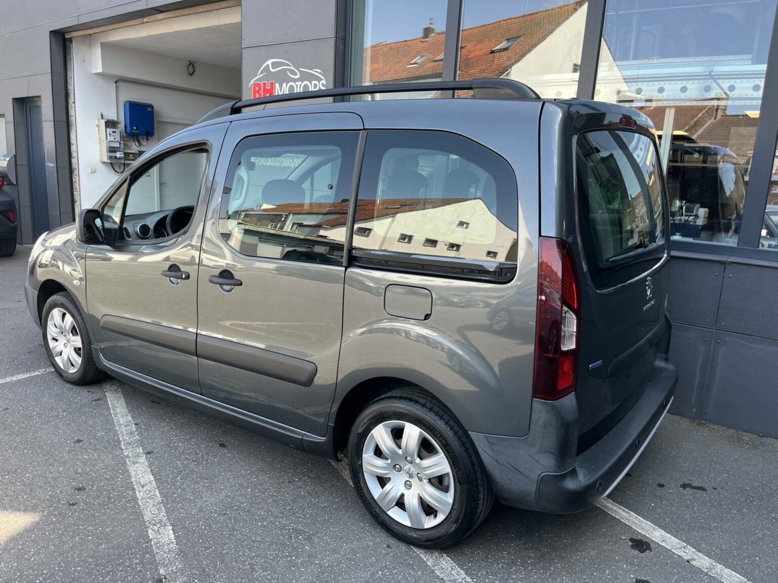 Véhicule occasion BH Motors