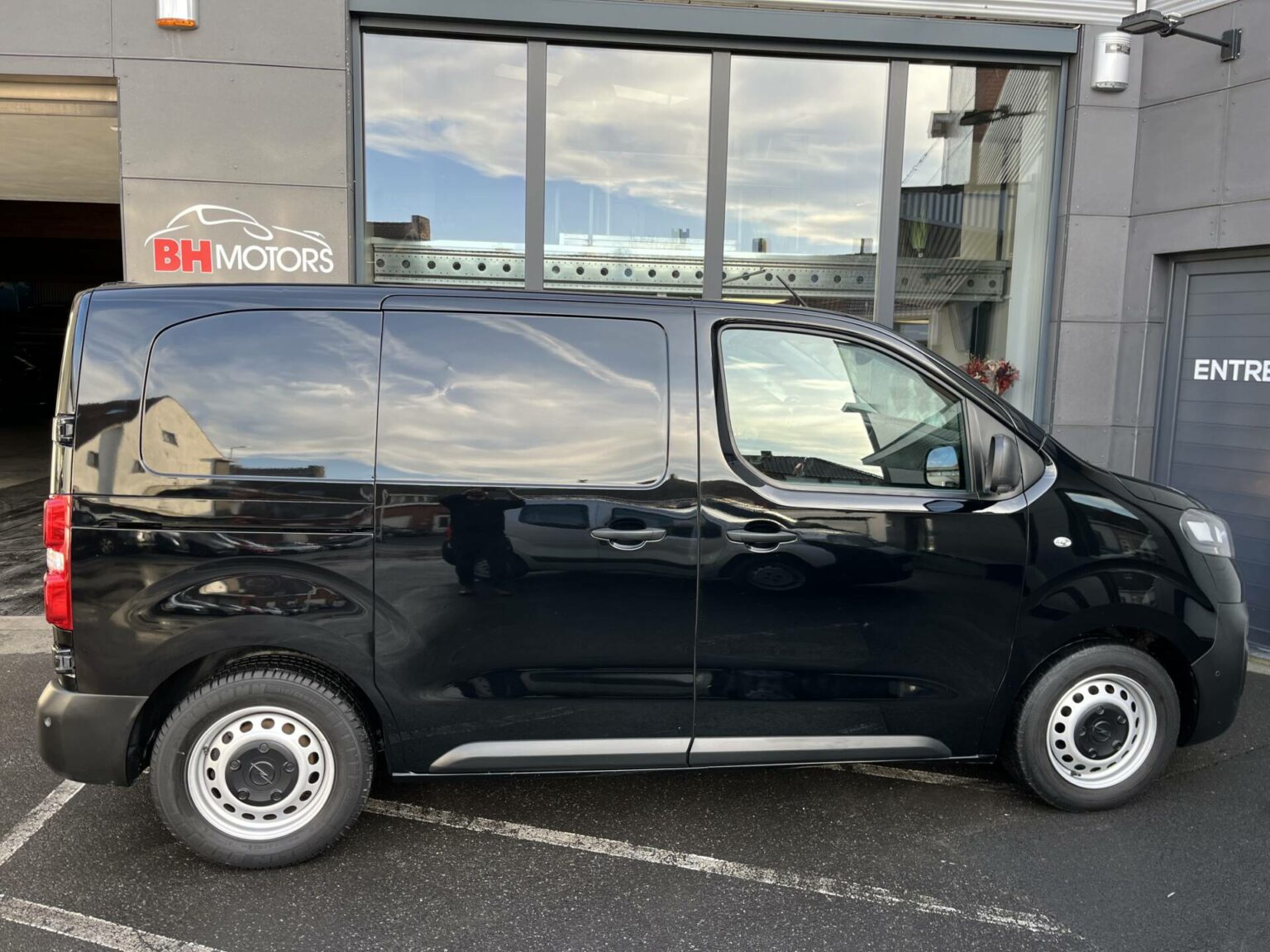 Véhicule occasion BH Motors