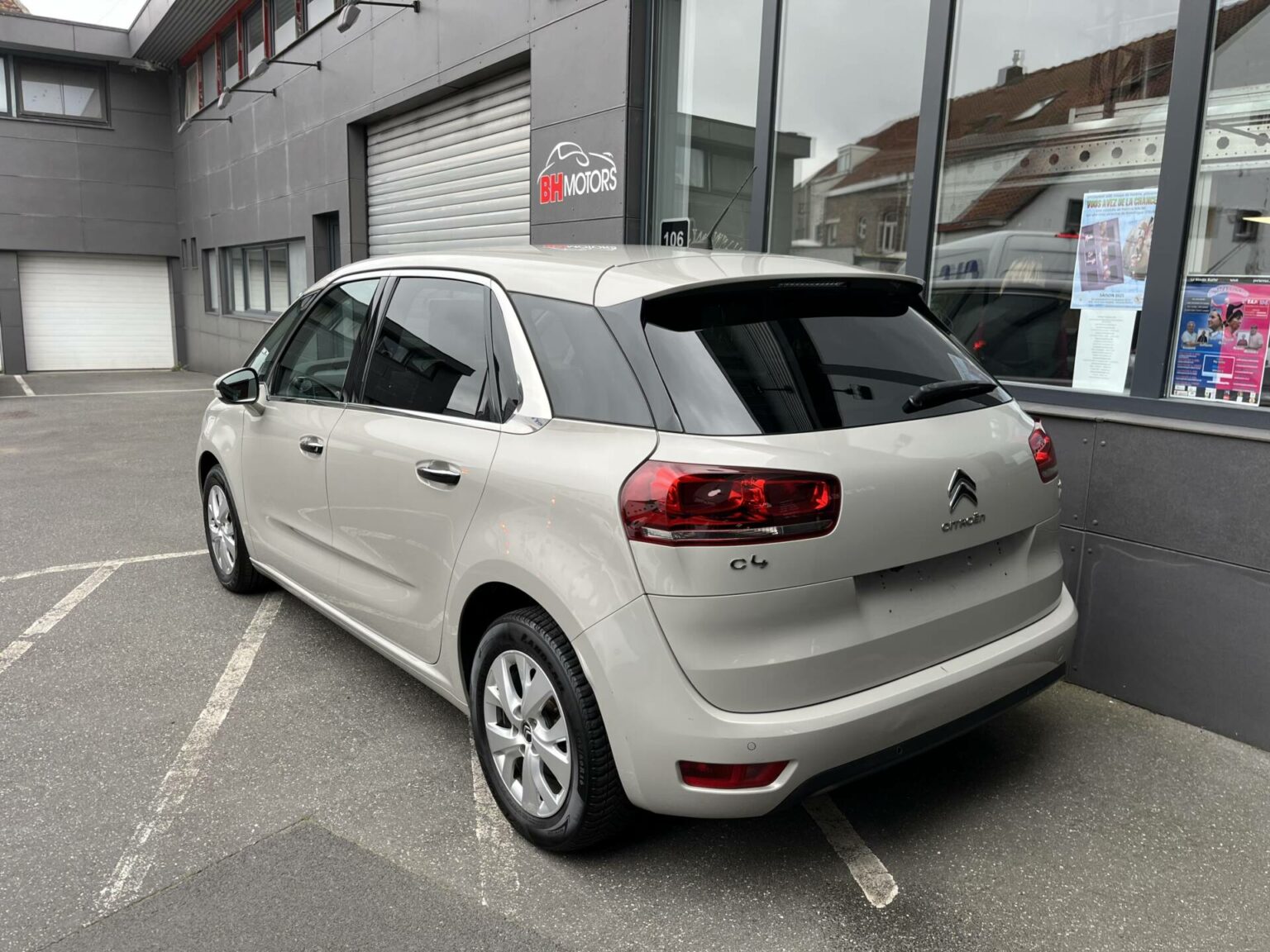 Véhicule occasion BH Motors