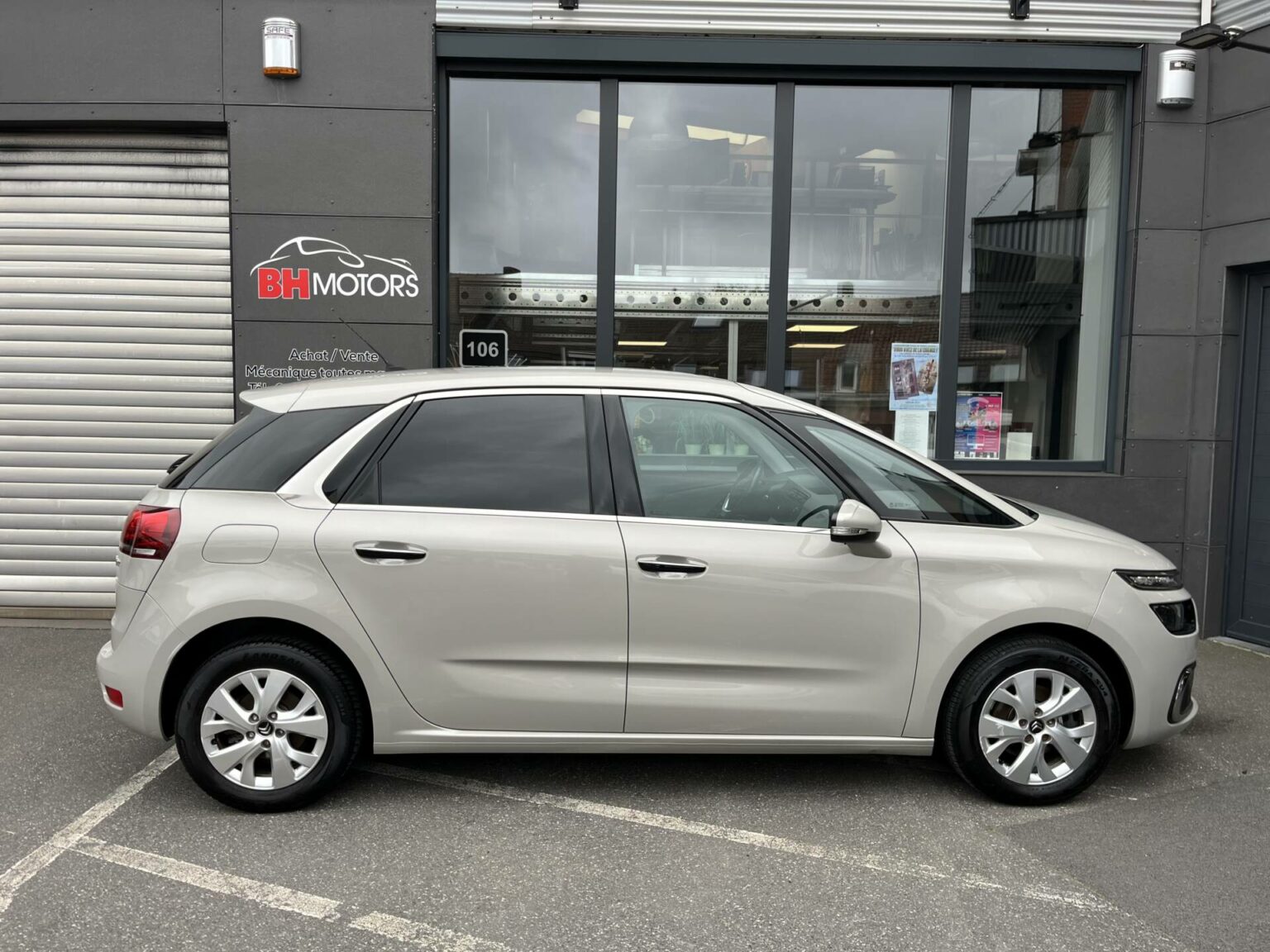 Véhicule occasion BH Motors
