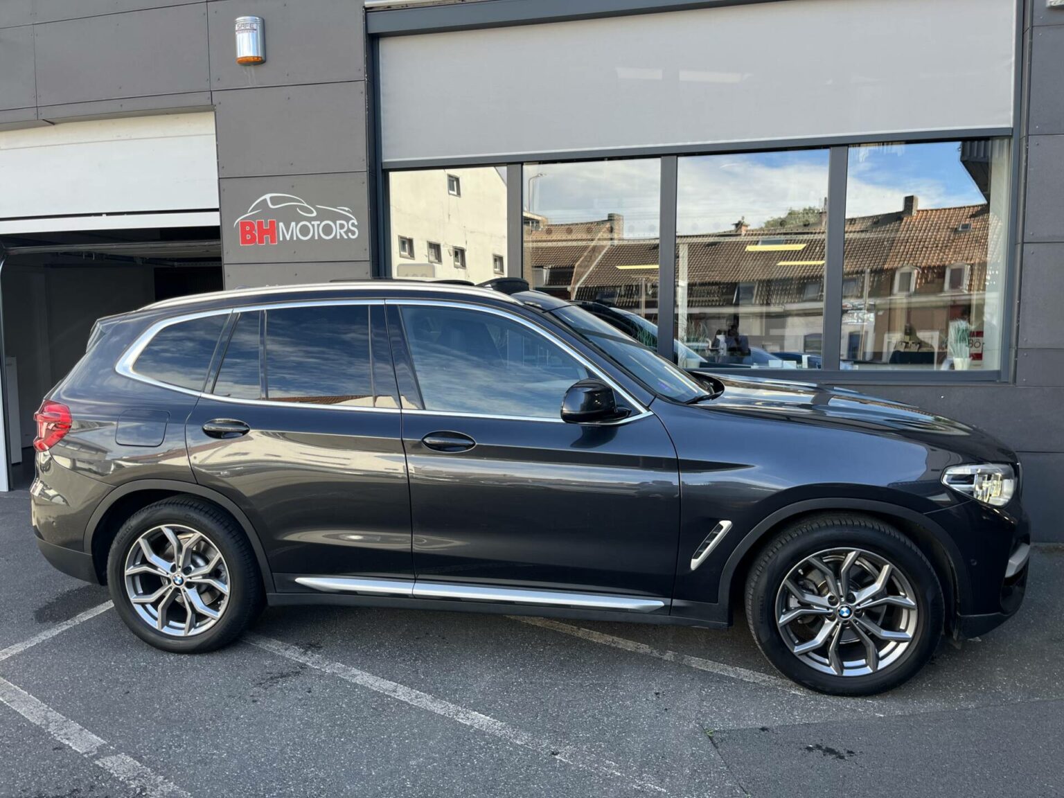 Véhicule occasion BH Motors
